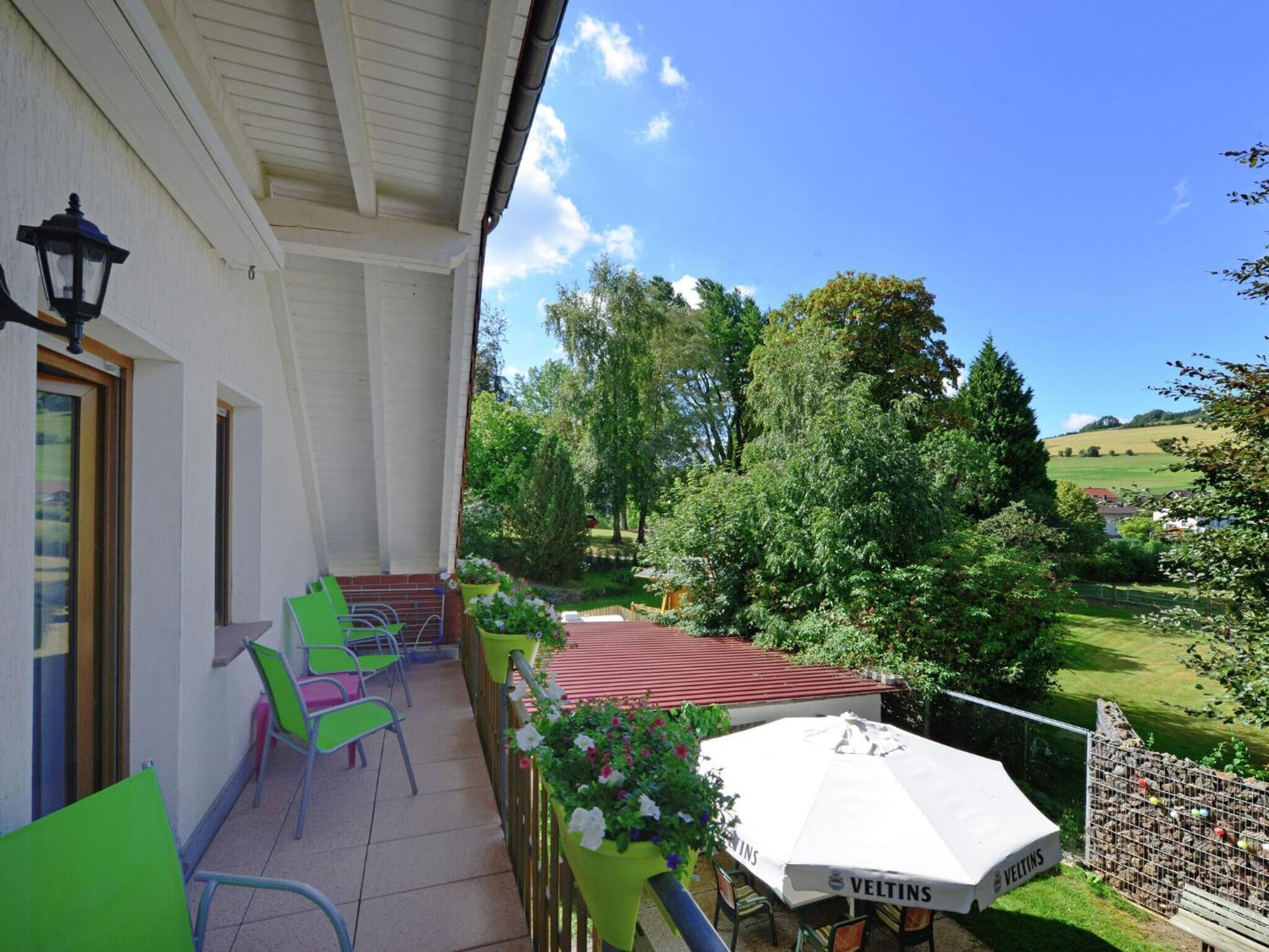Quaint Apartment In Eimelrod Near Lake And Water Sports Вилинген Екстериор снимка