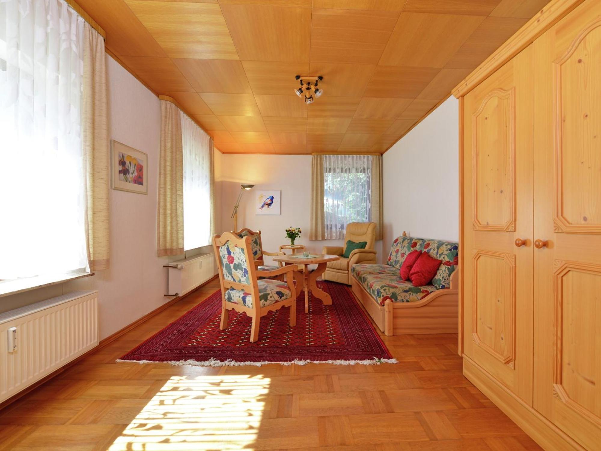 Quaint Apartment In Eimelrod Near Lake And Water Sports Вилинген Екстериор снимка