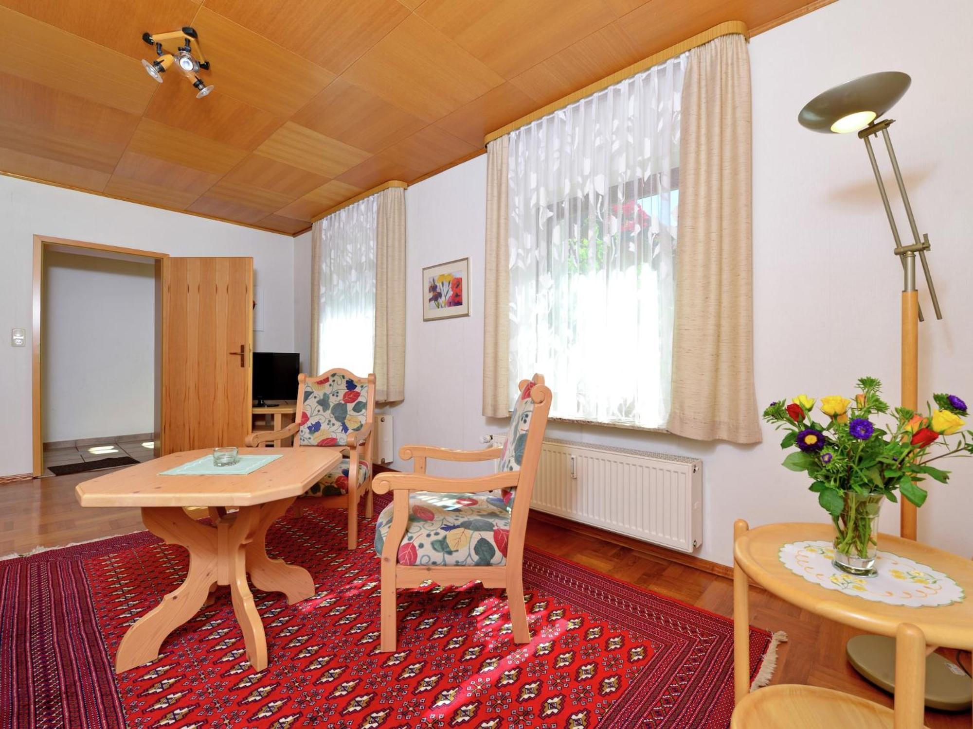 Quaint Apartment In Eimelrod Near Lake And Water Sports Вилинген Екстериор снимка