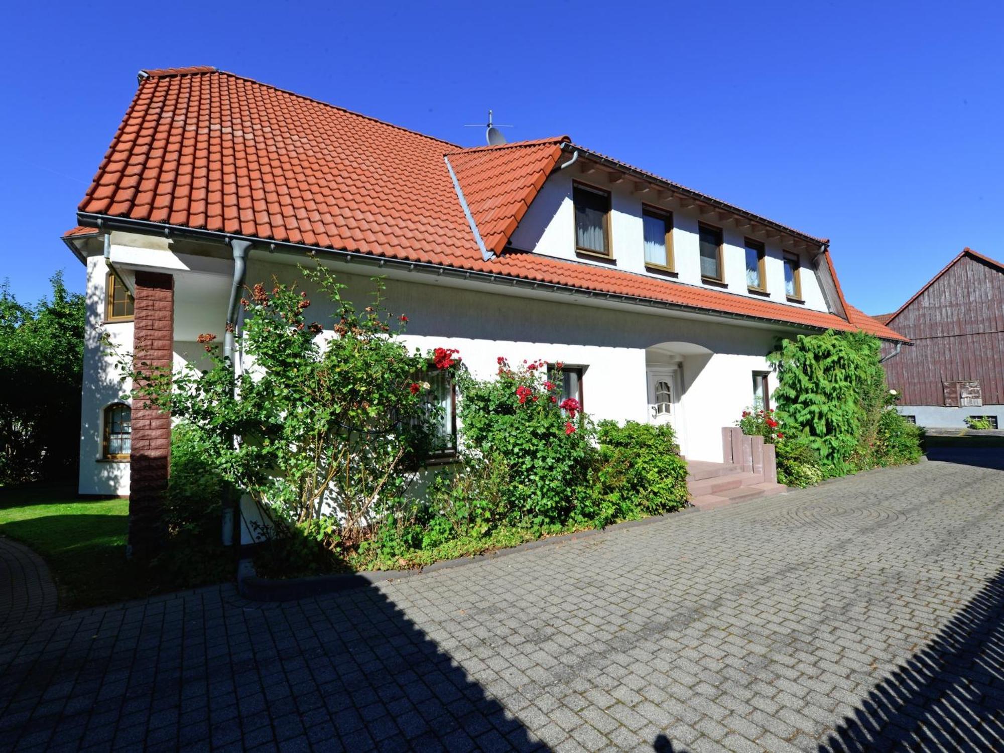 Quaint Apartment In Eimelrod Near Lake And Water Sports Вилинген Екстериор снимка