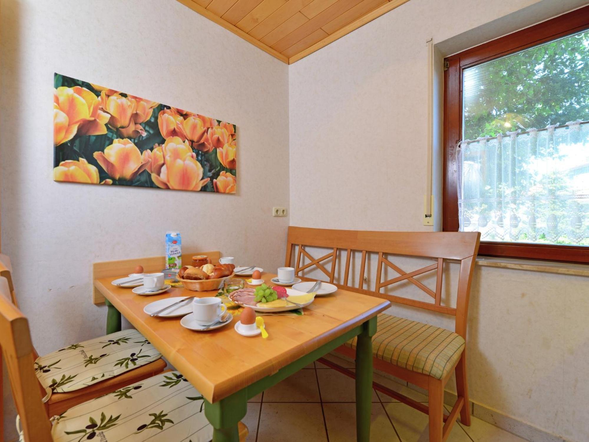 Quaint Apartment In Eimelrod Near Lake And Water Sports Вилинген Екстериор снимка