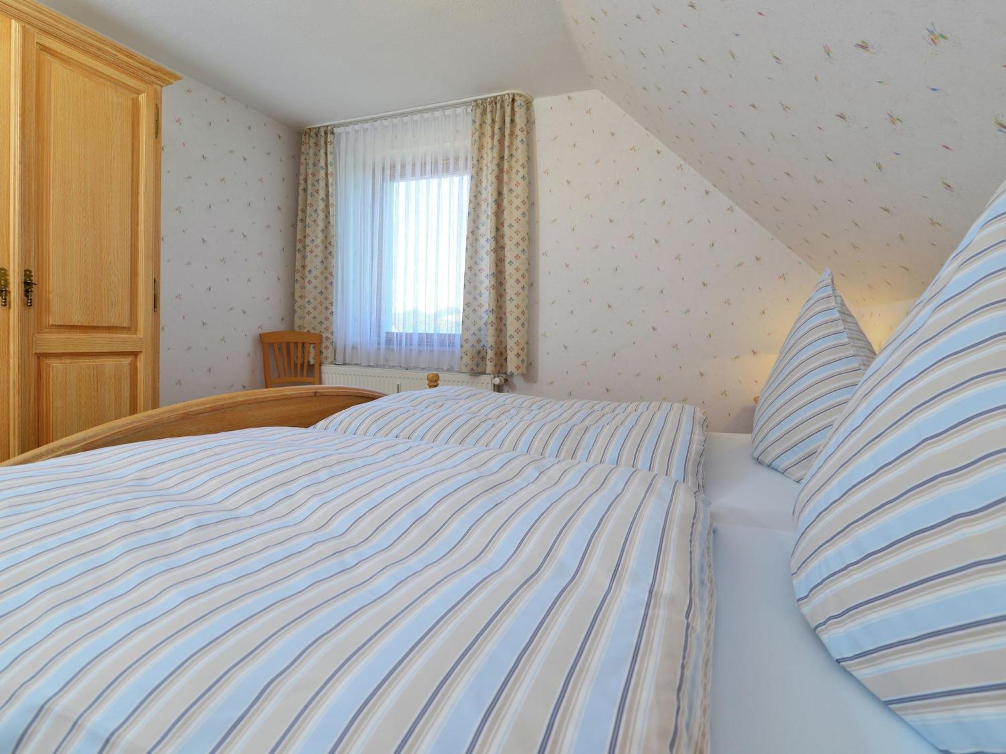 Quaint Apartment In Eimelrod Near Lake And Water Sports Вилинген Екстериор снимка